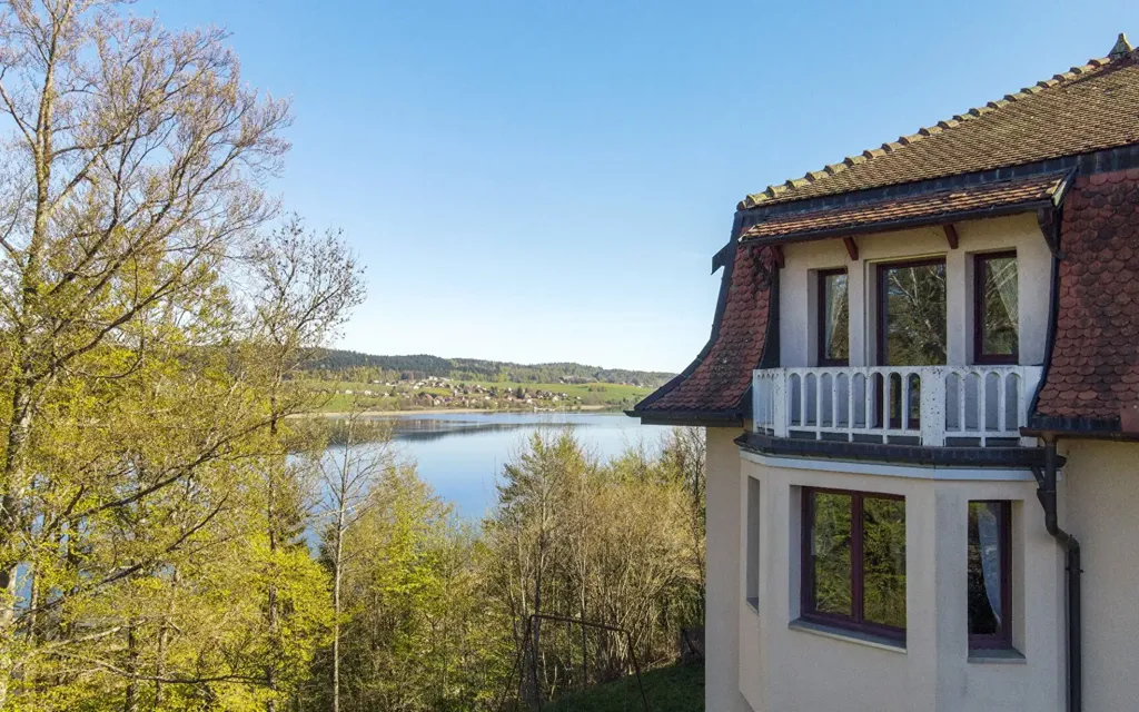 Rõdu - 1930s House with Lake View in Malbuisson