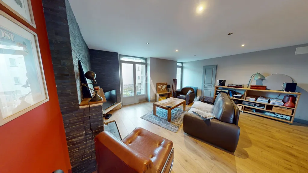 Elutuba - City Centre Apartment with Balcony in Poitiers