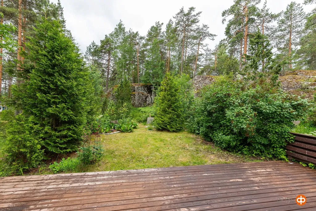 Aed - Renovated Triangular House with Sauna in Salo