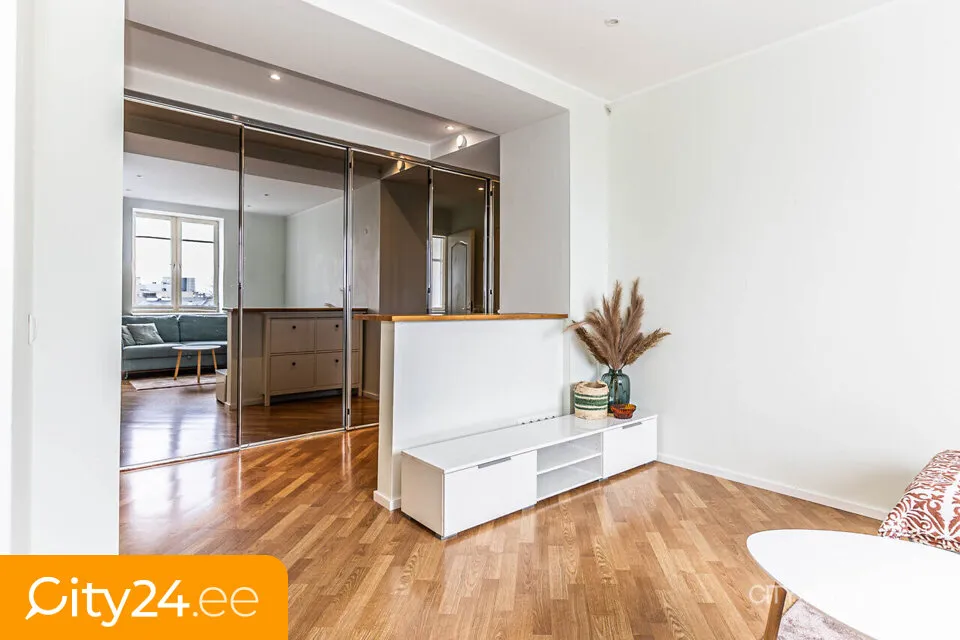 Elutuba - Character Apartment with Balcony in Tallinn City Centre
