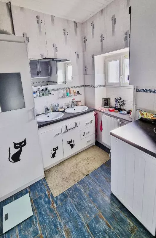 Cuisine - Maison avec Jardin et Garage à Les Magnils Reigniers