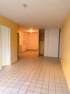 Pièces - Appartement 2 Pièces en RDC près des Commodités à Lyon