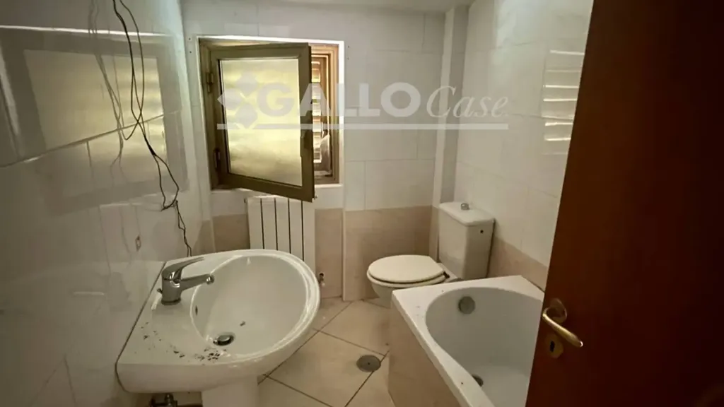 Salles de bain - Mansard Apartment with Balcony in Mendicino
