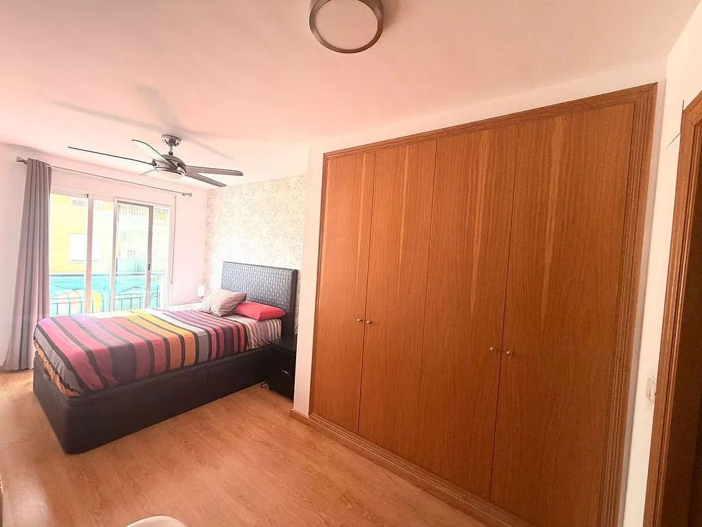 Chambres - Apartment with Balcony in Llombai Area