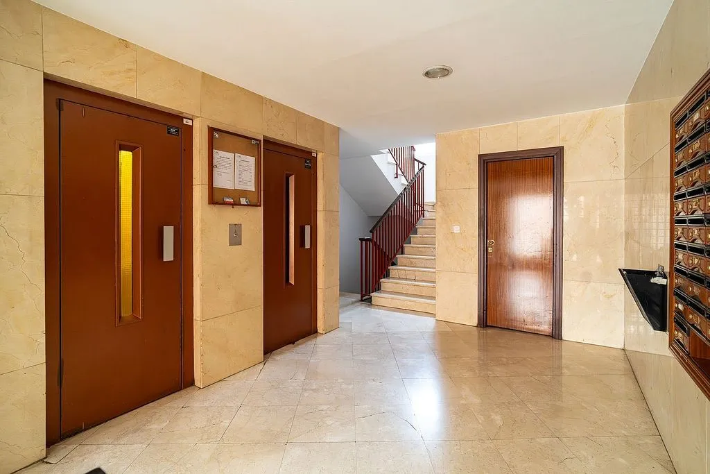 Esik - Apartment with Terrace in Pajaritos