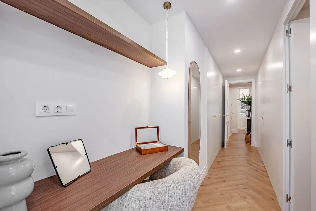 Esik - Apartment with Terrace and Balcony in Malasaña