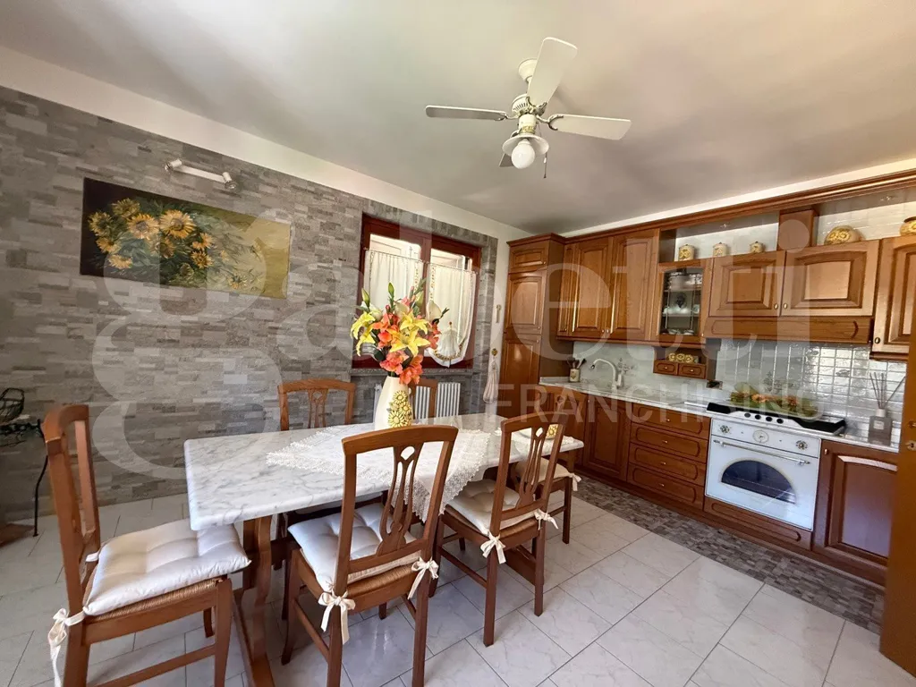 Sala da pranzo - Panoramic Villa with Garden in Asso (CO)