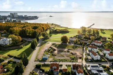 Vue aérienne - Terrain constructible avec vue sur mer à Kalmar