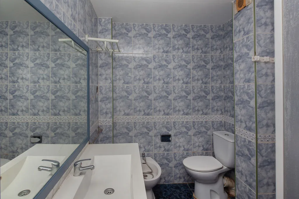 Salles de bain - 3-Bed Apartment with Metro Access in Valencia