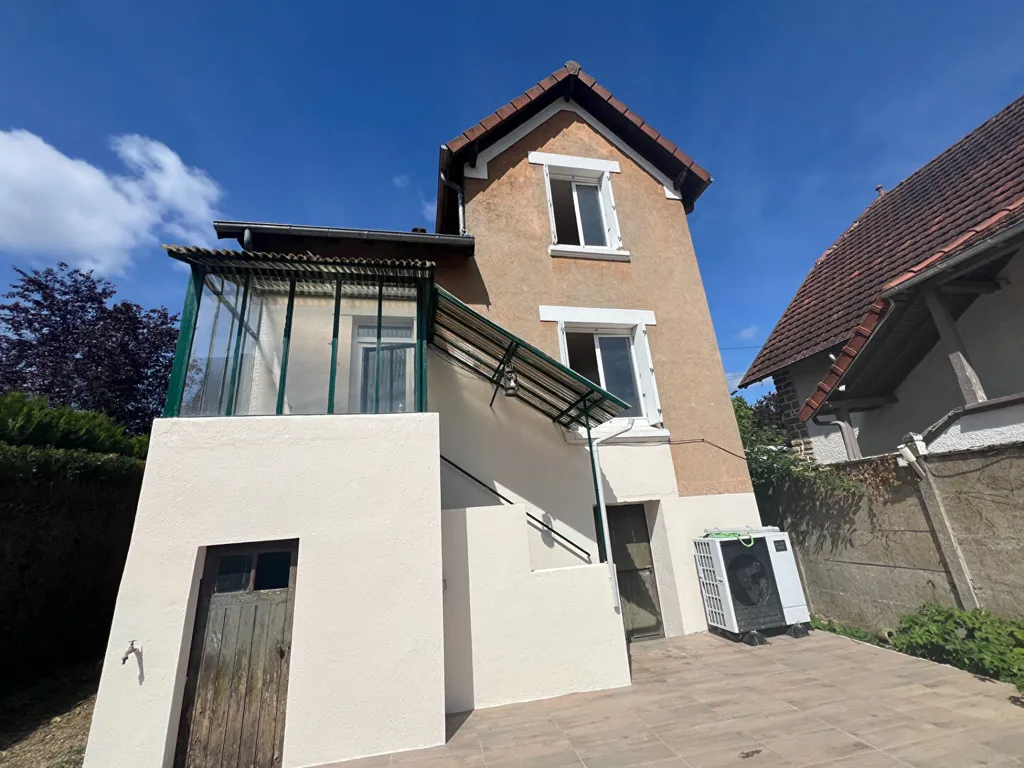 Välivaade - 4-Bedroom House with Garden in Nevers