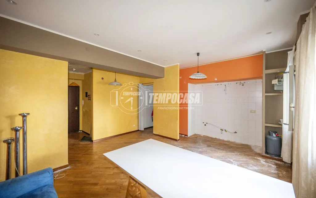 Elutuba - Trilocale with Garage in Messina