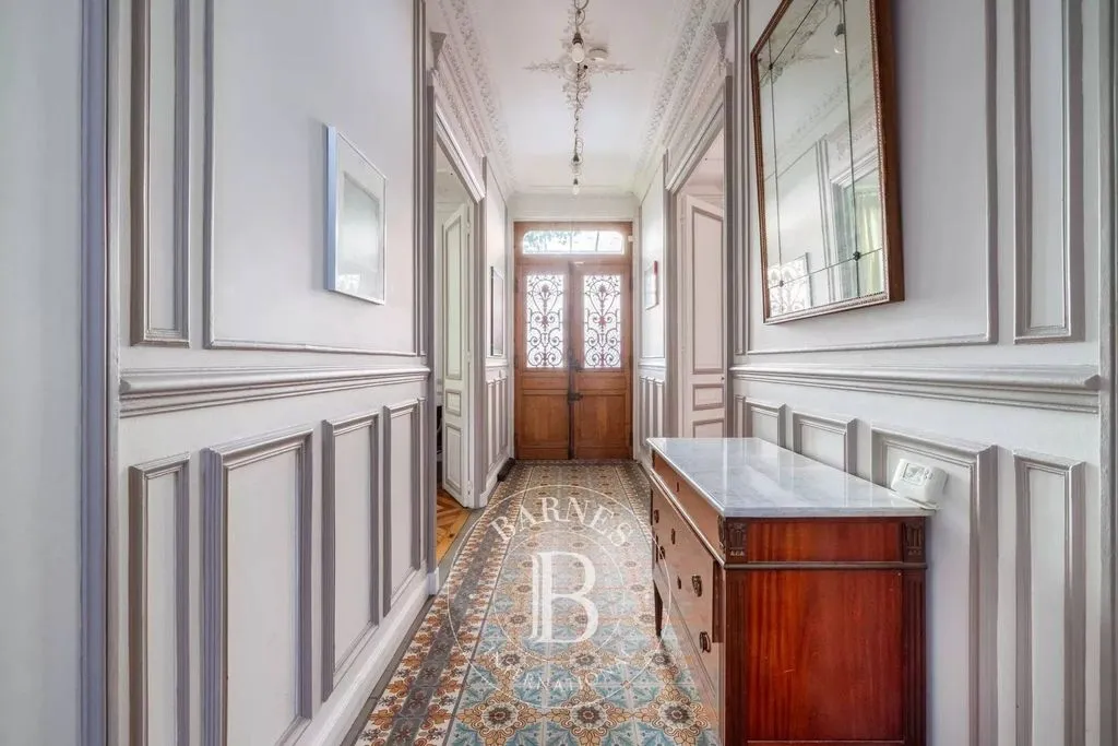 Esik - Luxury Apartment with Garden in Paris