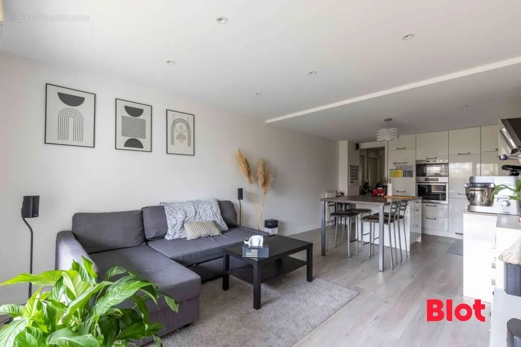 Soggiorno - Type 3 Apartment with Garden in Rennes