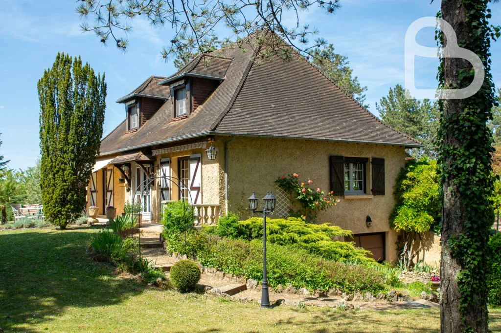 Extérieur - Maison avec Piscine sur Parc de 1 ha à Nadaillac-de-Rouge