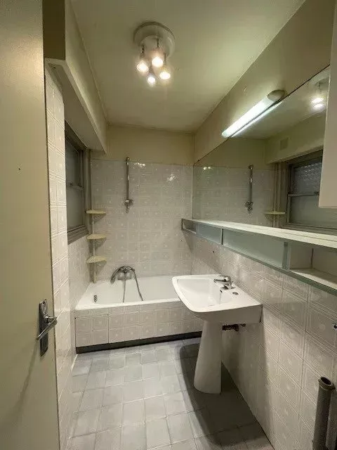 Vannitoad - 2-Bedroom Apartment with Terrace in Le Cannet