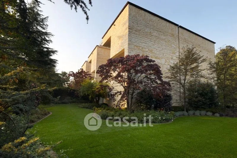 Garden - Architectural Villa with Private Garden in Merate
