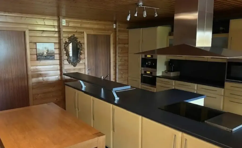 Cuisine - Site industriel avec appartement et studio à Manage