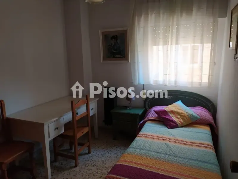 Bedrooms - Sunny Flat with Balcony in Alhamar, Granada