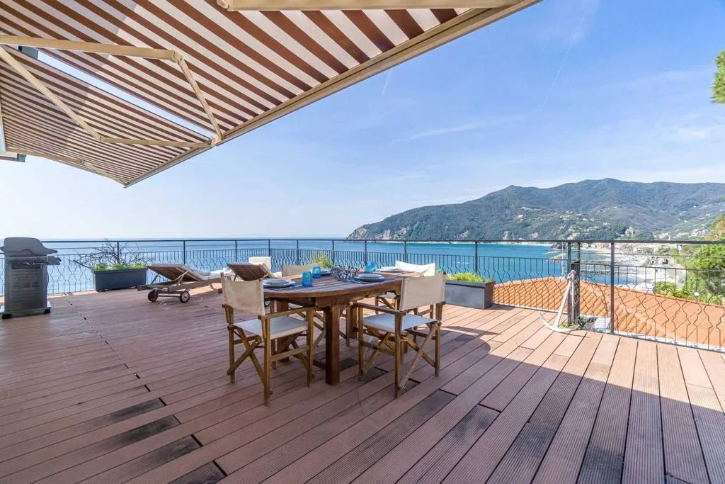 Terrass - Luxury Flat with Seafront Terrace in Moneglia