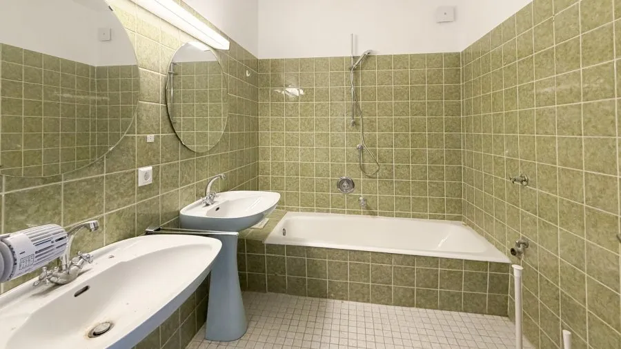 Vannitoad - Renovated Apartment with Balcony in Bertrange