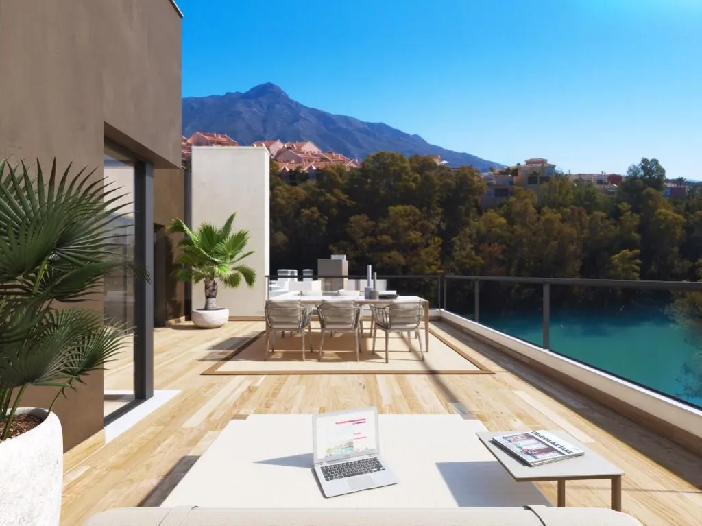 Terrasse - 3-Bedroom Flat with Pool in Marbella
