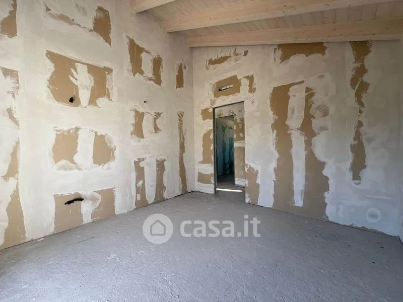 Pièces - Semi-Finished Villa with Private Garden in Sarego