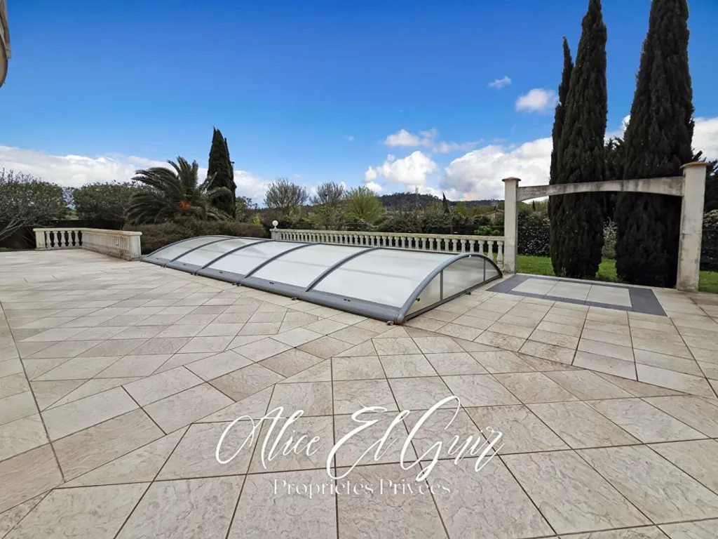 Terrace - Architectural House with Pool in Carcassonne