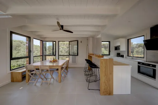 Dining Room - Luxury Villa with Pool in Bonifacio