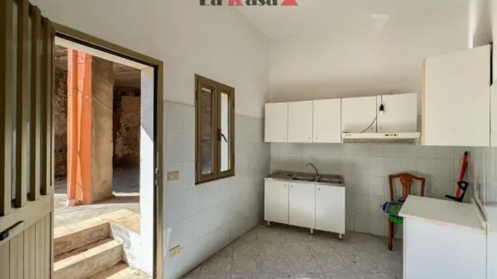 Cuisine - Historic House with Courtyard in Torpe'