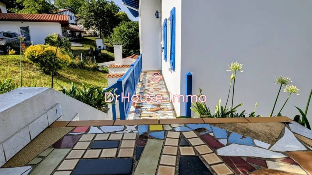 Balcone - Basque-Style House with Garden View in Hendaye