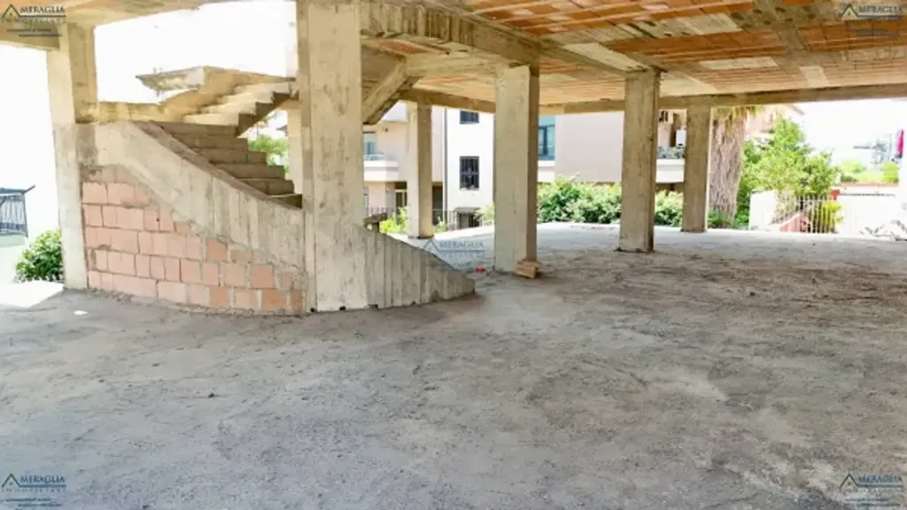 Terrasse - Palazzo with Multiple Apartments in Parete