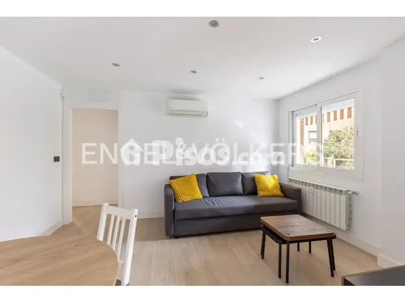 Elutuba - Furnished Flat with Pool in Fuencarral