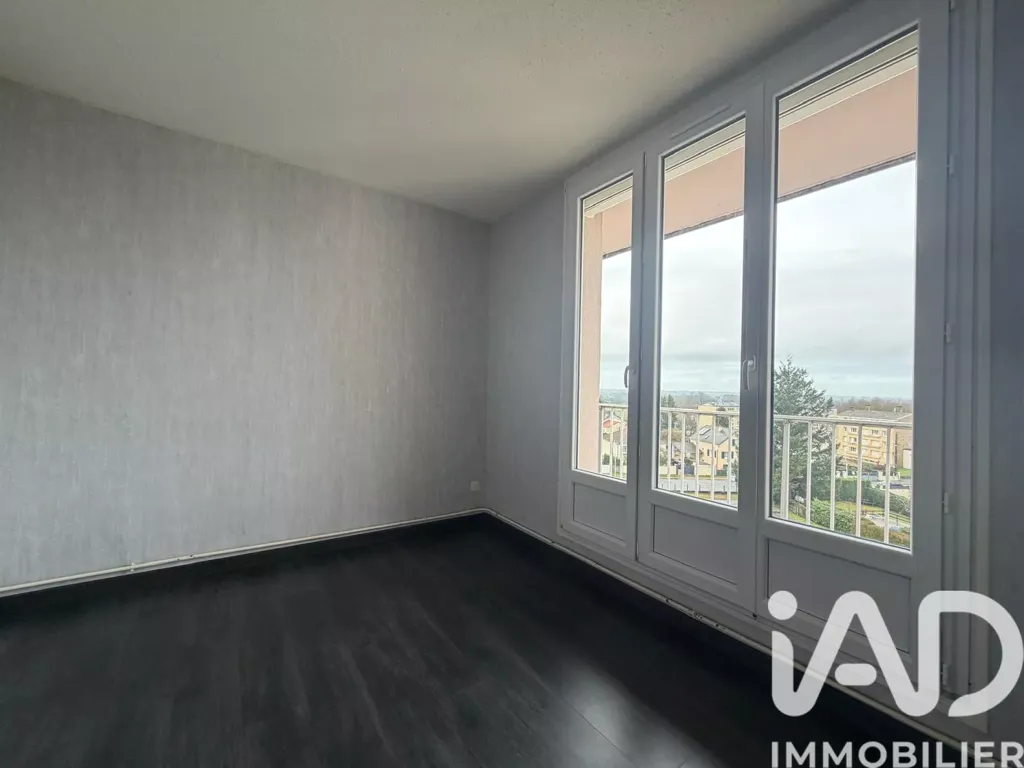 Pièces - Appartement Rénové avec Balcon à Digoin