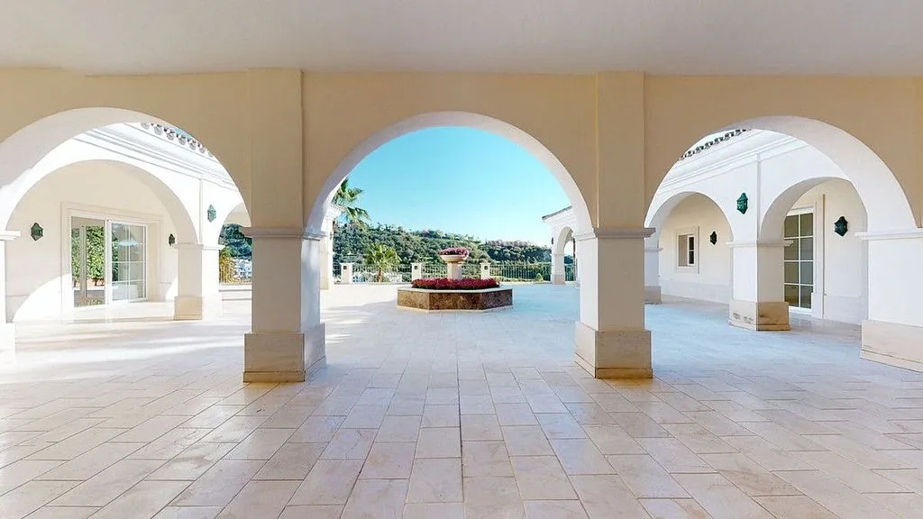 Giardino - Luxury Villa with Sea View in Benahavís