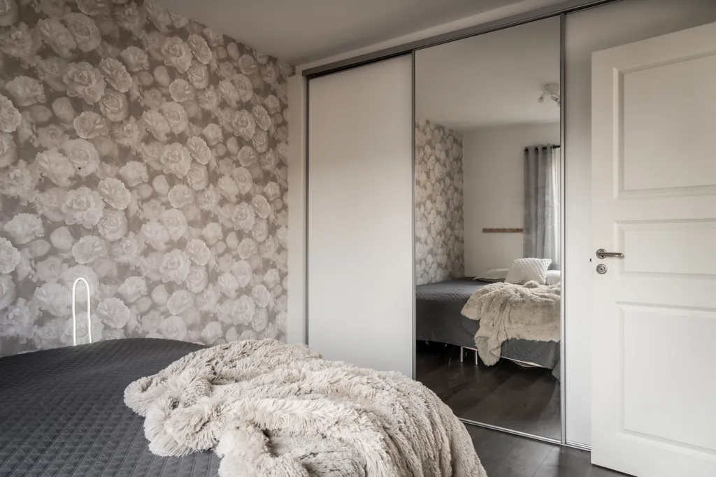 Chambres - Renovated Penthouse with Balcony in Borås