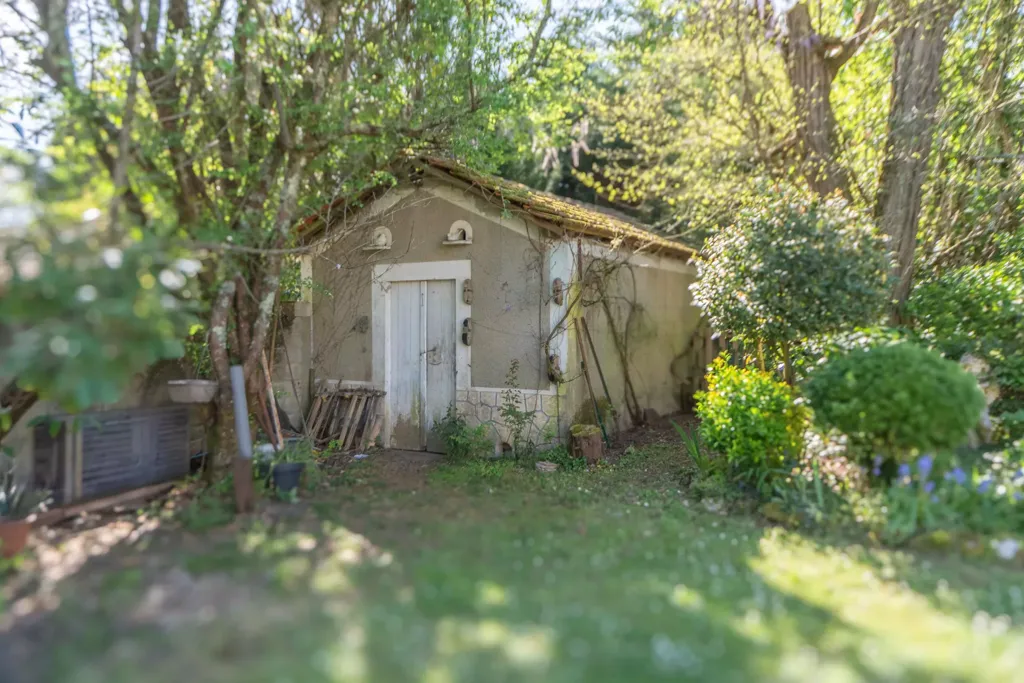 Garden - Luxury House with Pool near Bordeaux