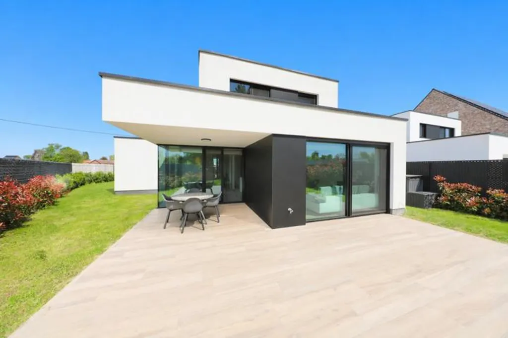 Terrace - Eco-Friendly House with Terrace in Meise