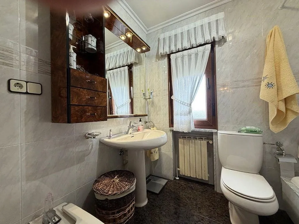 Vannitoad - Chalet with Garage in Balbona, Asturias