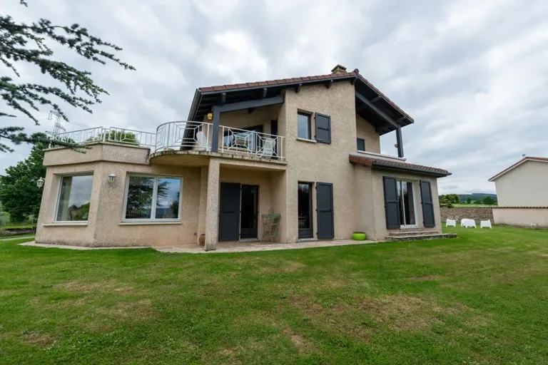 Maison de caractère avec piscine et vue sur le Pilat