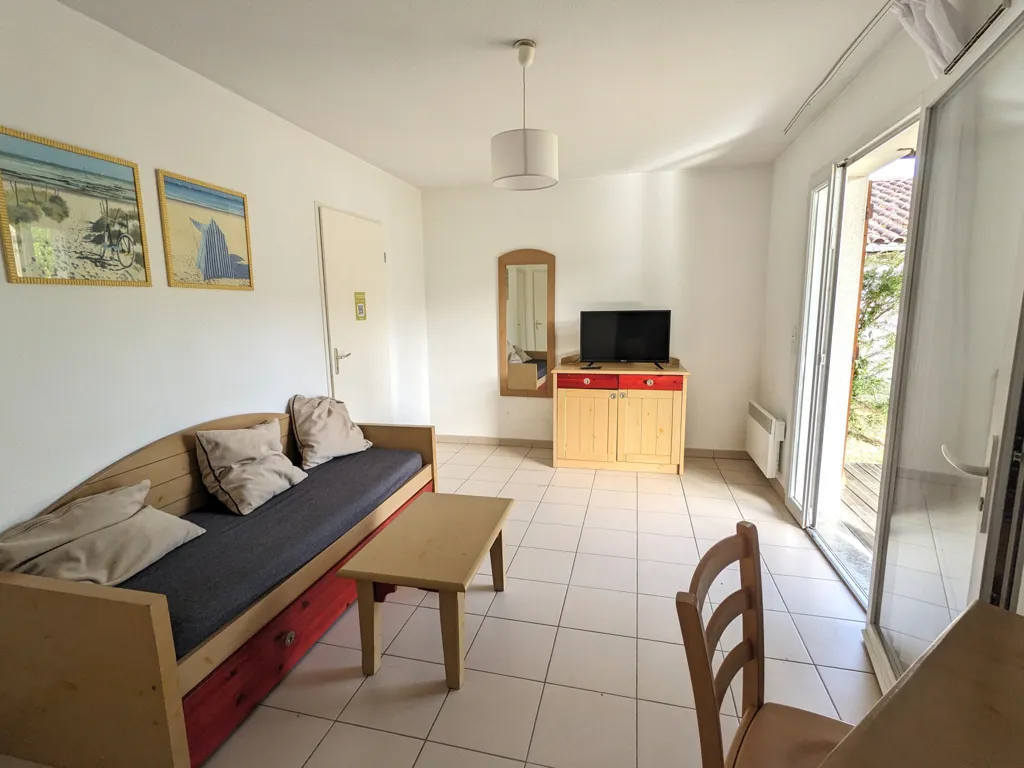 Séjour - Chalet T3 avec Piscine à Ondres