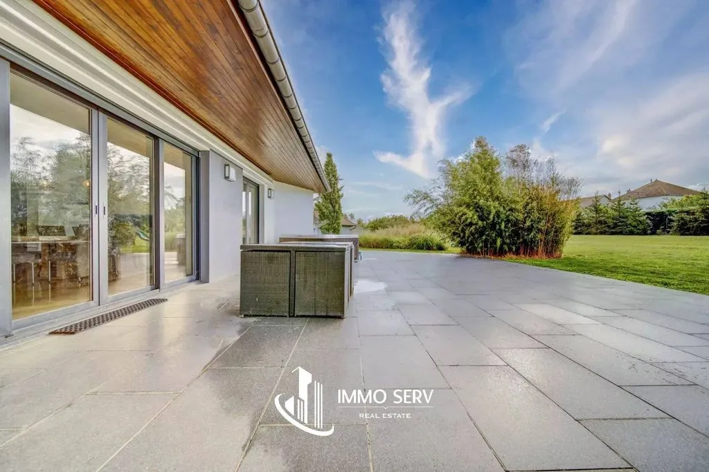 Terrass - Architectural House with Panoramic Views in Louvigny