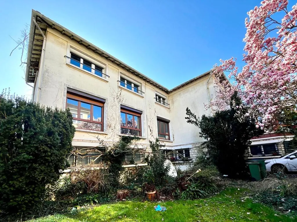 Välivaade - Development Opportunity Building in Châtillon Centre