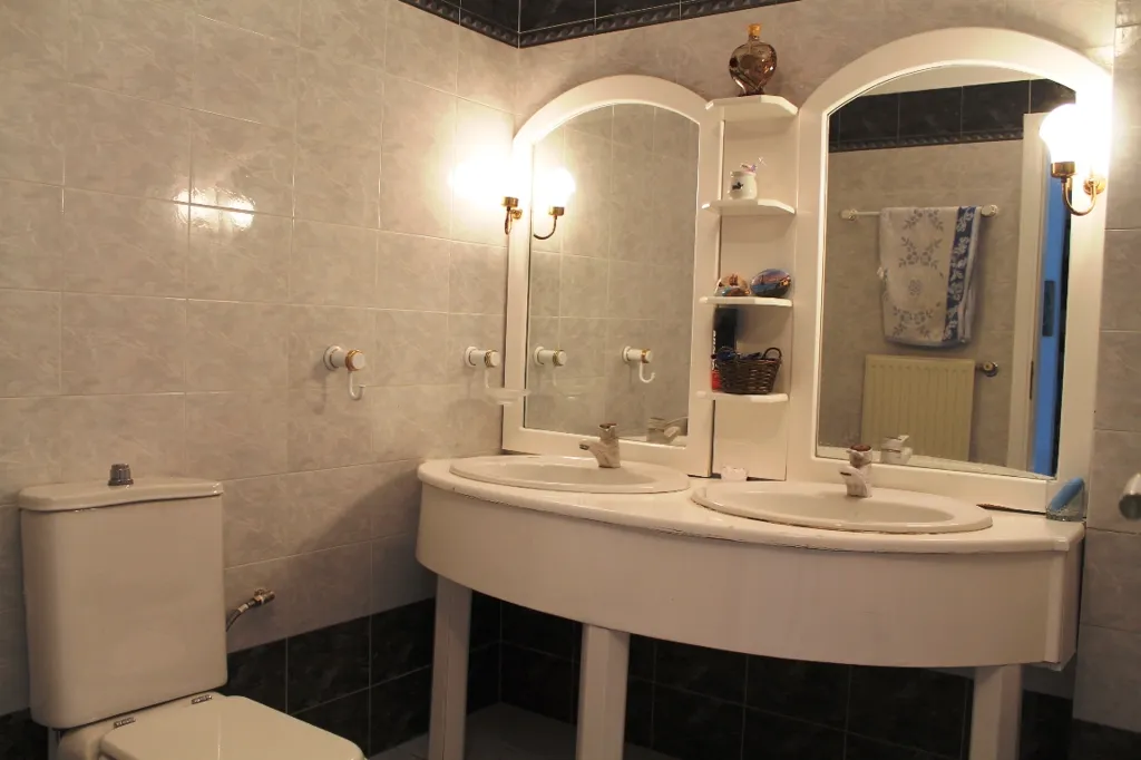 Salles de bain - 3-Storey Villa with Sea View in Chalkidiki