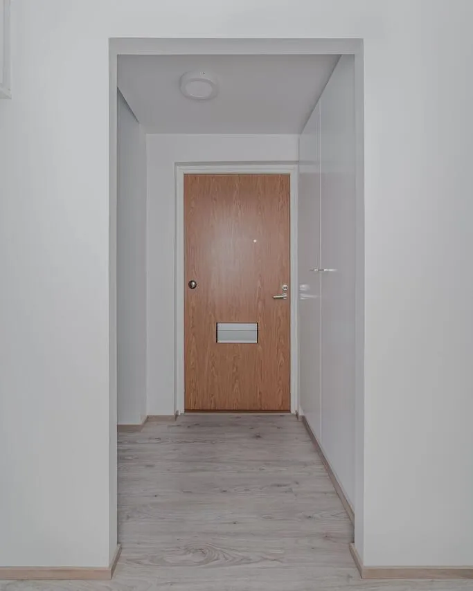 Entrée - Modern Flat with Balcony in Kirstinpuisto