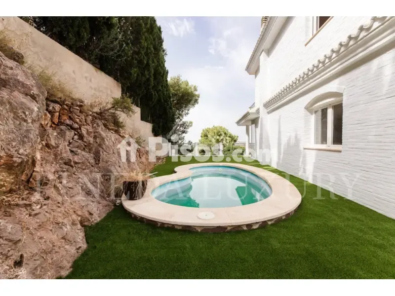 Piscine - Luxury Chalet with Sea Views in Los Monasterios