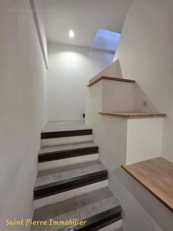 Pièces - Complexe d'Appartements de Luxe avec Piscine à Martigues