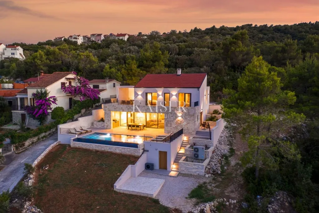 Aerial - Luxury Villa with Infinity Pool on Mali Iž