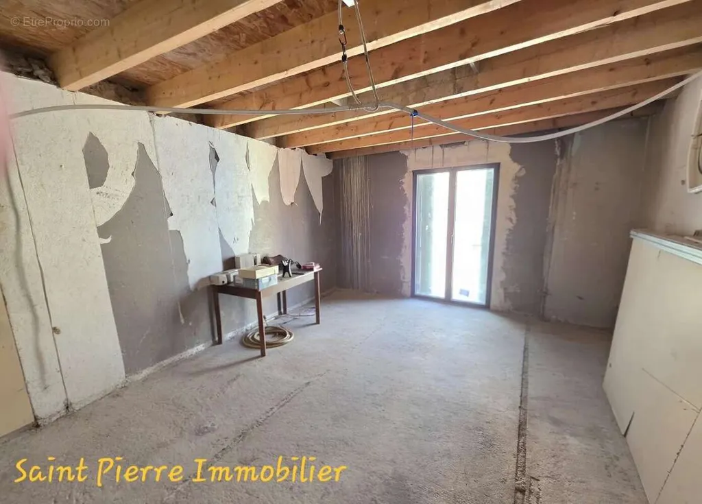 Pièces - Complexe d'Appartements de Luxe avec Piscine à Martigues