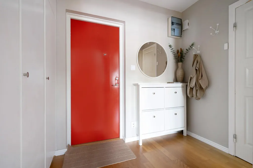 Entrée - Renovated Apartment with West-Facing Balcony in Brynäs