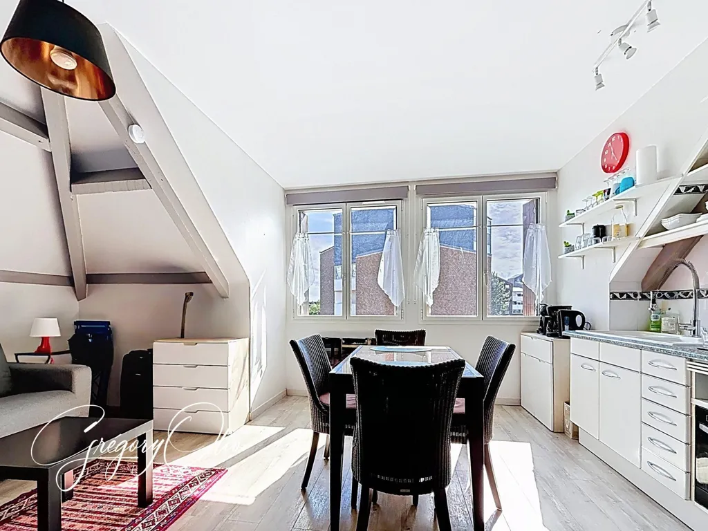 Sala da pranzo - Studio with Private Parking near Centre Ville